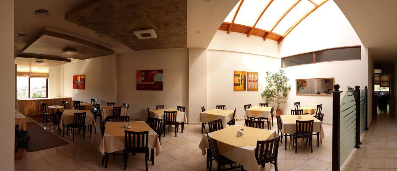 Ahilion Hotel Kalavryta Exterior foto