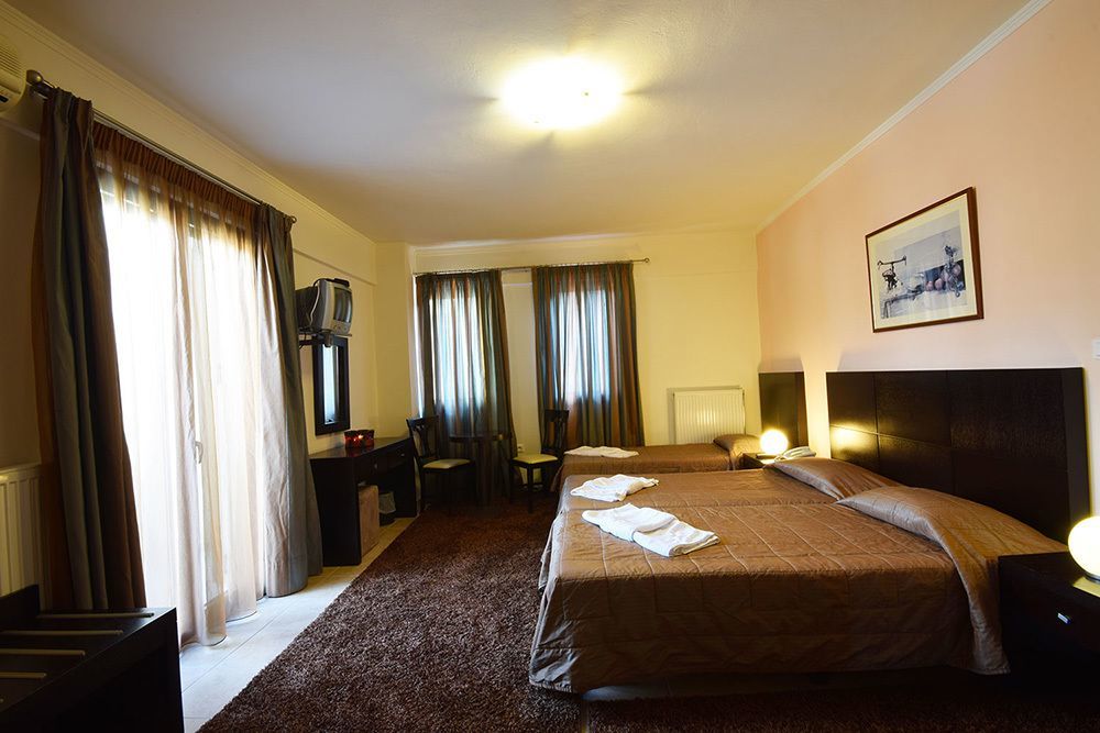 Ahilion Hotel Kalavryta Exterior foto